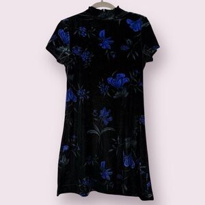 Vintage Jeffrey & Dara 90s Black and Blue Floral Mock Neck Short Sleeve Dress 4